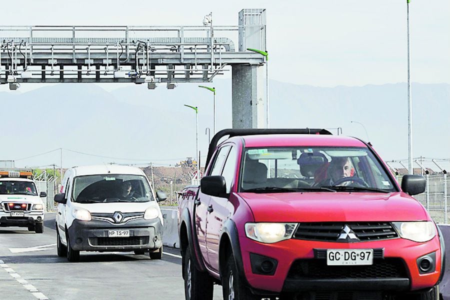 Aseguran que autos vuelan al aeropuerto con sistema free flow