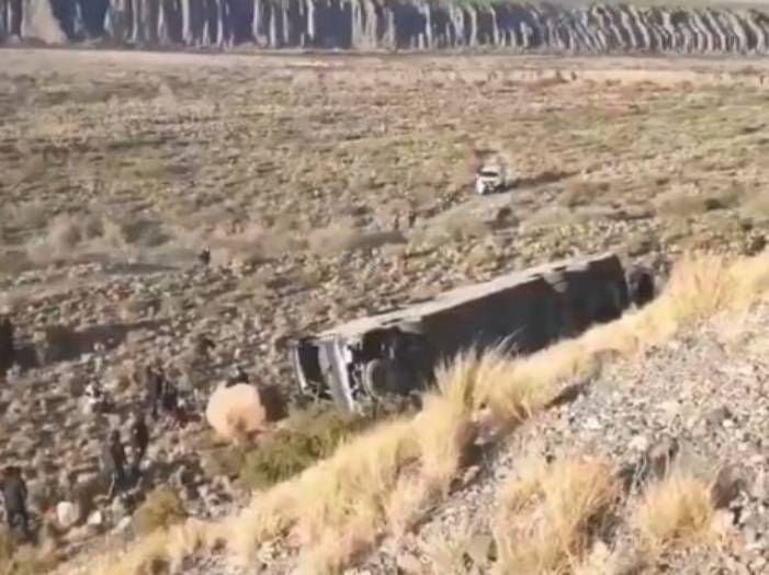 Tragedia: bus de origen chileno desbarranca camino a Mendoza