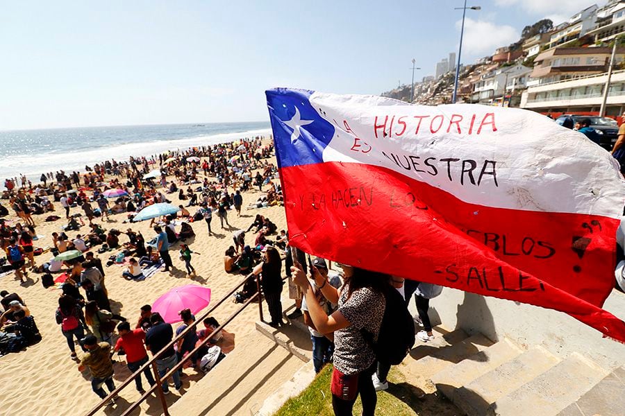 VIÑA DEL MAR: Protesta pacifica en la playa de Reñaca. 10/11/2019