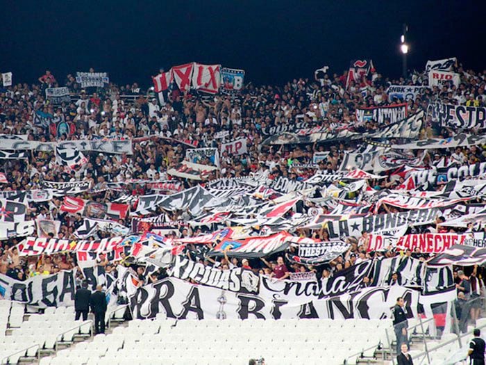 Hinchada de Colo Colo figura entre las mejores del mundo