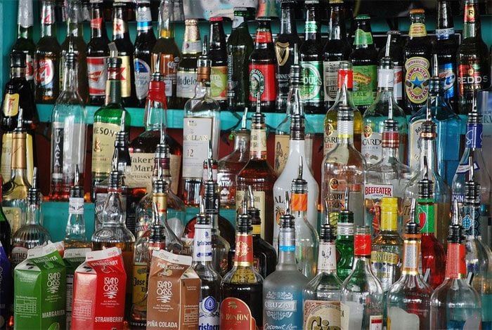 Proyecto de ley busca prohibir reparto de bebidas alcohólicas a domicilio