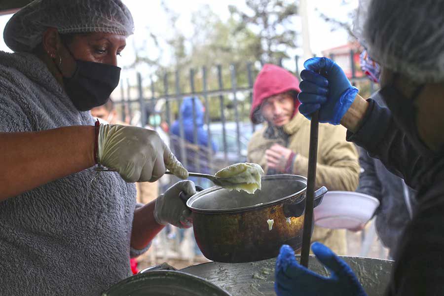 Iniciativa social busca reconocer a los héroes anónimos de la pandemia en Chile