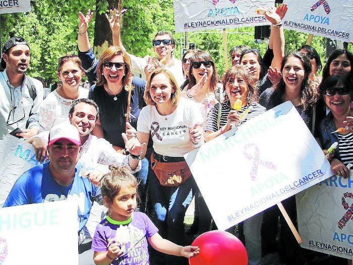 Con marchas en el país piden apurar Ley Nacional del Cáncer