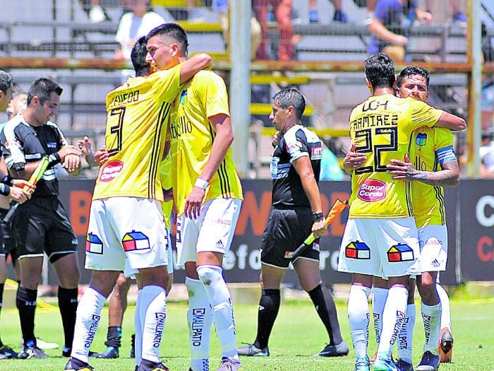 El "Fantasma" celebró con la puerta abierta hacia México