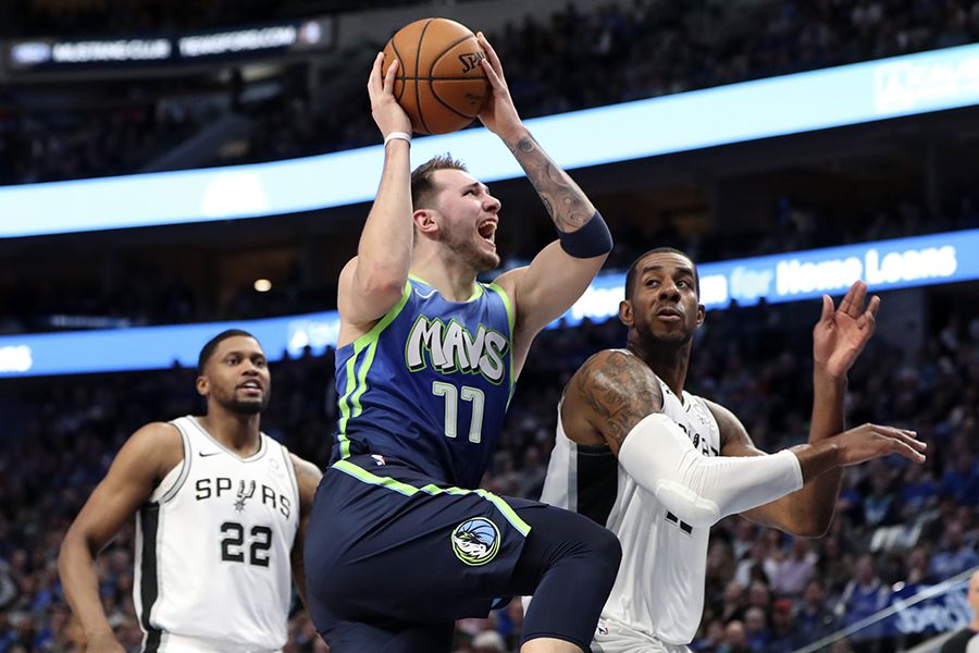 NBA: San Antonio Spurs at Dallas Mavericks