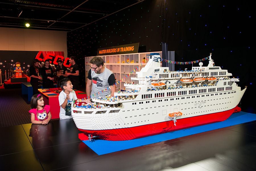 Las obras más top del constructor de LEGO aterrizan en Santiago