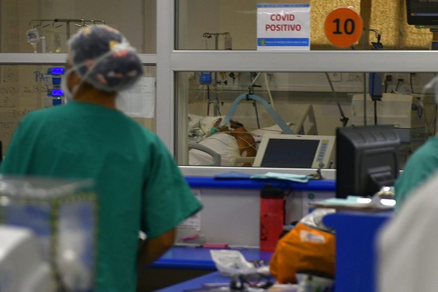 IQUIQUE: Labor en ‡rea cr’tica de Covid del Hospital