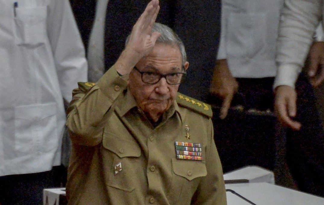 Raúl Castro anuncia su retiro al frente del Partido Comunista