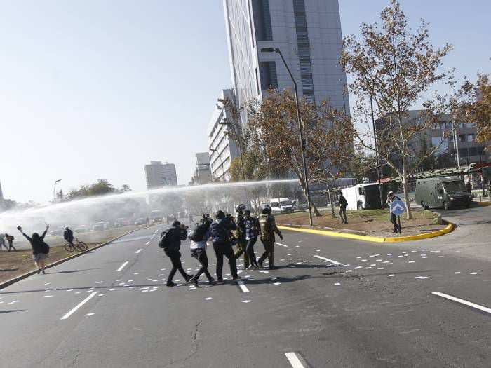 Detienen a persona contagiada con Covid-19 en manifestación de Plaza Italia