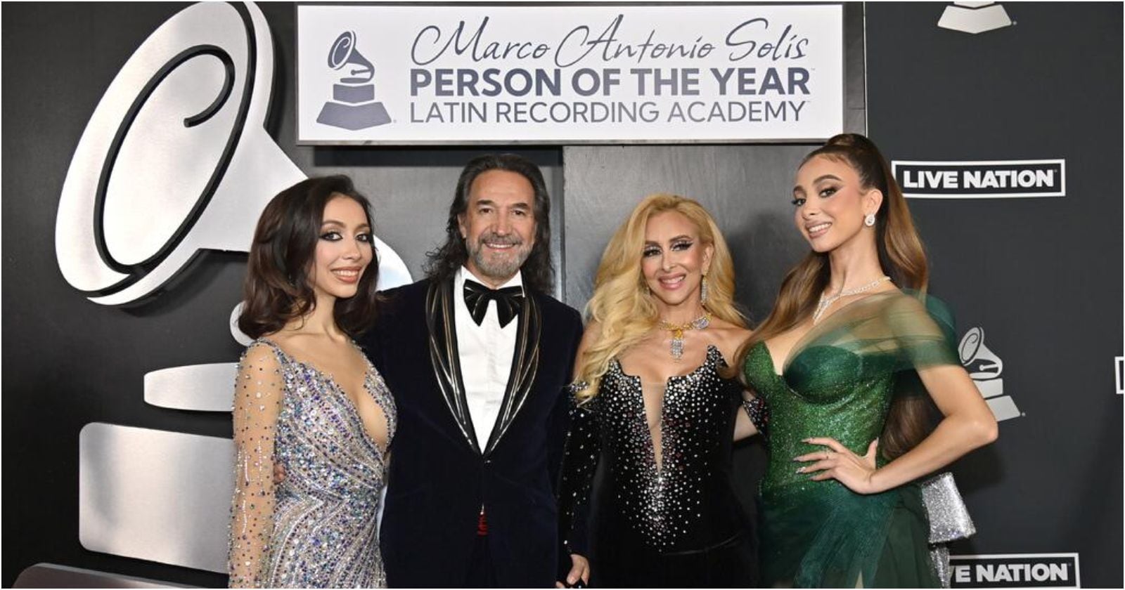 Marco Antonio Solís y su familia