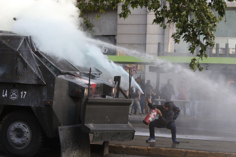 Incidentes entre Carabineros y Manifestantes 
