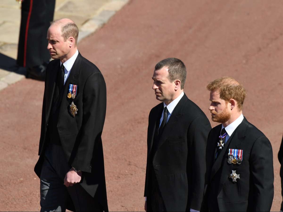 Lector de labios reveló diálogo entre príncipes William y Harry en el funeral del duque de Edimburgo