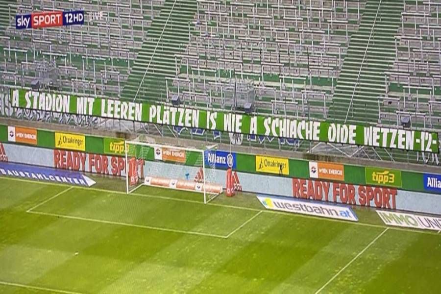 "Un estadio vacío es como...": Lienzo con frase sexista causa polémica en el fútbol austriaco