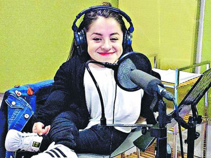 La voz chilena de mini actriz  turca fue nominada a premio en Perú