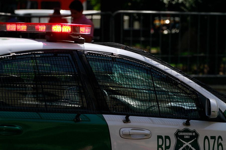 Explosión despertó a vecinos del edificio de Gendarmería en el centro de Santiago