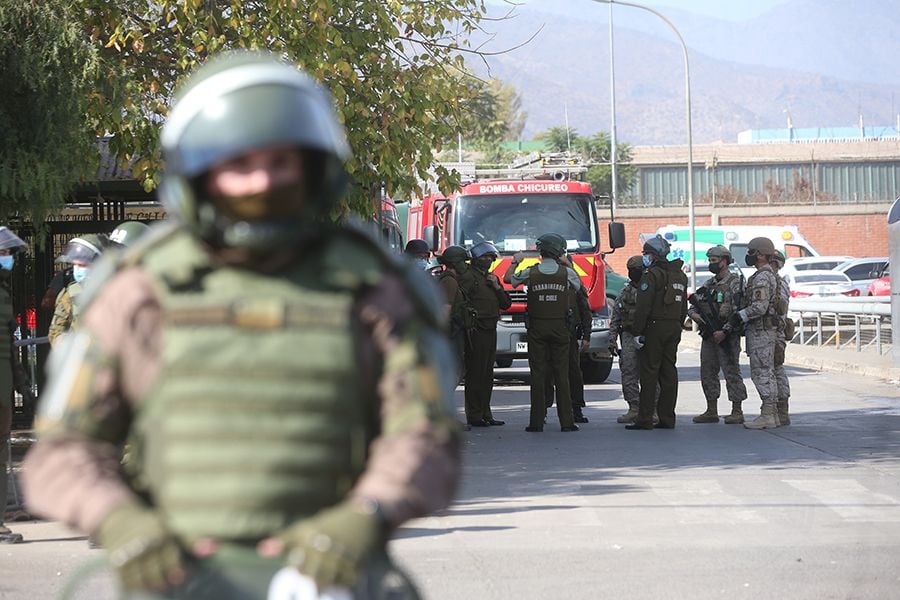 Hasta militares tuvieron que llegar por motín en Colina 1