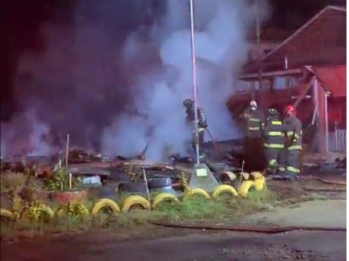 Parroquia de Nueva Imperial se quema por completo tras incendio