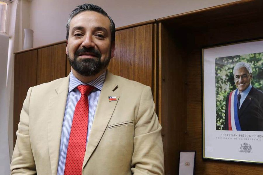 Otra del gobernador de Copiapó: "Me estái mirando el paquete"