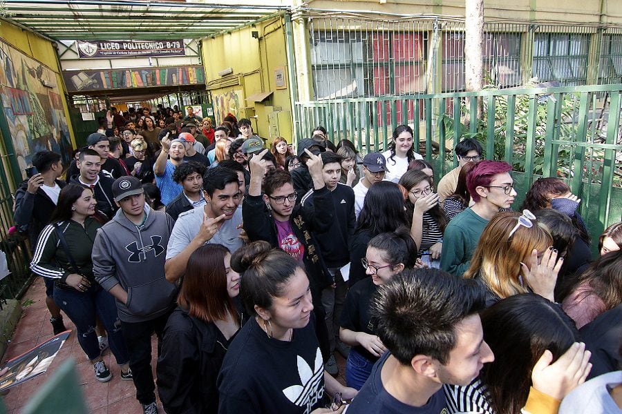 Suspenden rendición de la PSU en Liceo Politécnico B-79, tras registrarse incidentes en el interior