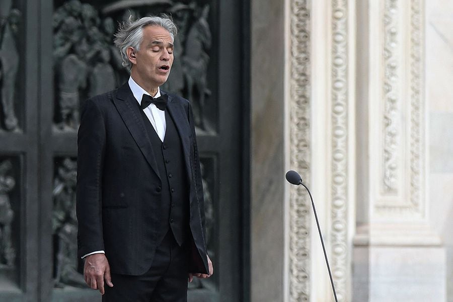 Andrea Bocelli se hizo "buena persona" y donó su plasma