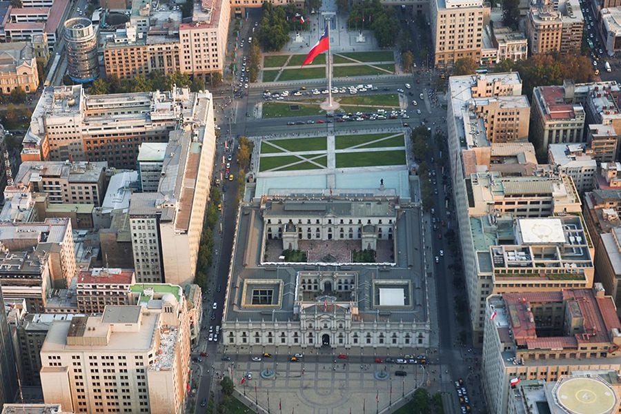 Sacan a jefe de seguridad de La Moneda por dron "espía"