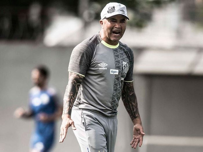 "Coméle las patas, eh": La furiosa arenga de Jorge Sampaoli que tiene al Santos invicto en Brasil