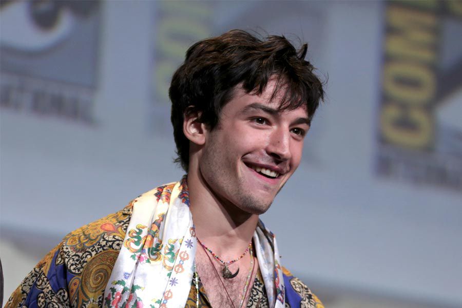 Warner Bros paralizó todos los proyectos de Ezra Miller tras su arresto