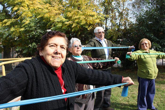 Cerro Navia se pone con talleres de verano para los adultos mayores