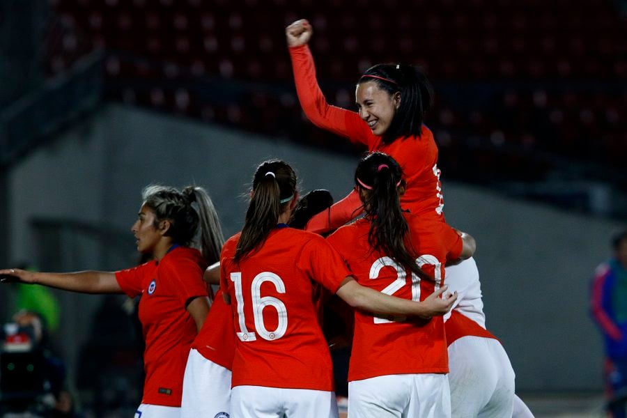 Estudio revela que fanáticos ponen todas sus fichas en la Roja femenina