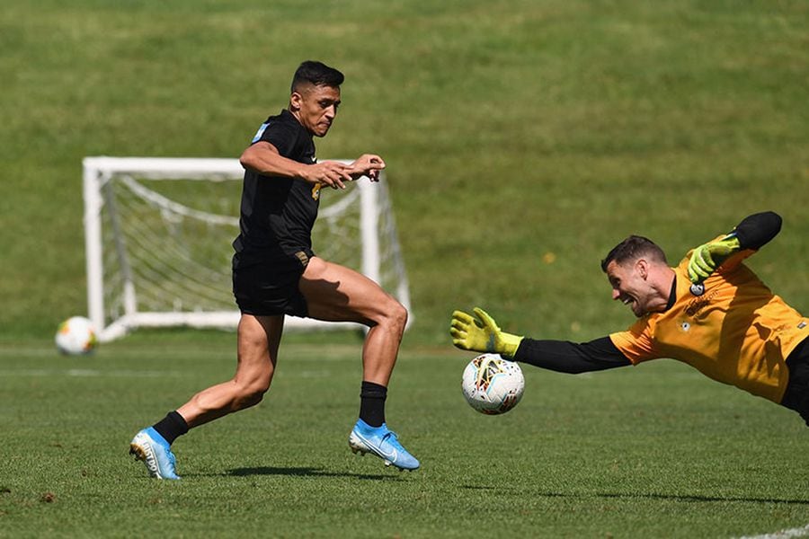 Pep Guardiola defendió a Alexis Sánchez y le deseó suerte en el Inter