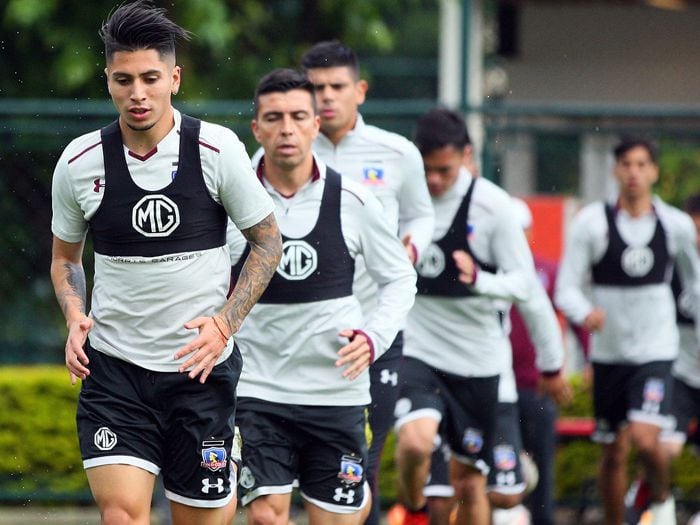 Colo Colo ya realizó su primer entrenamiento en Brasil