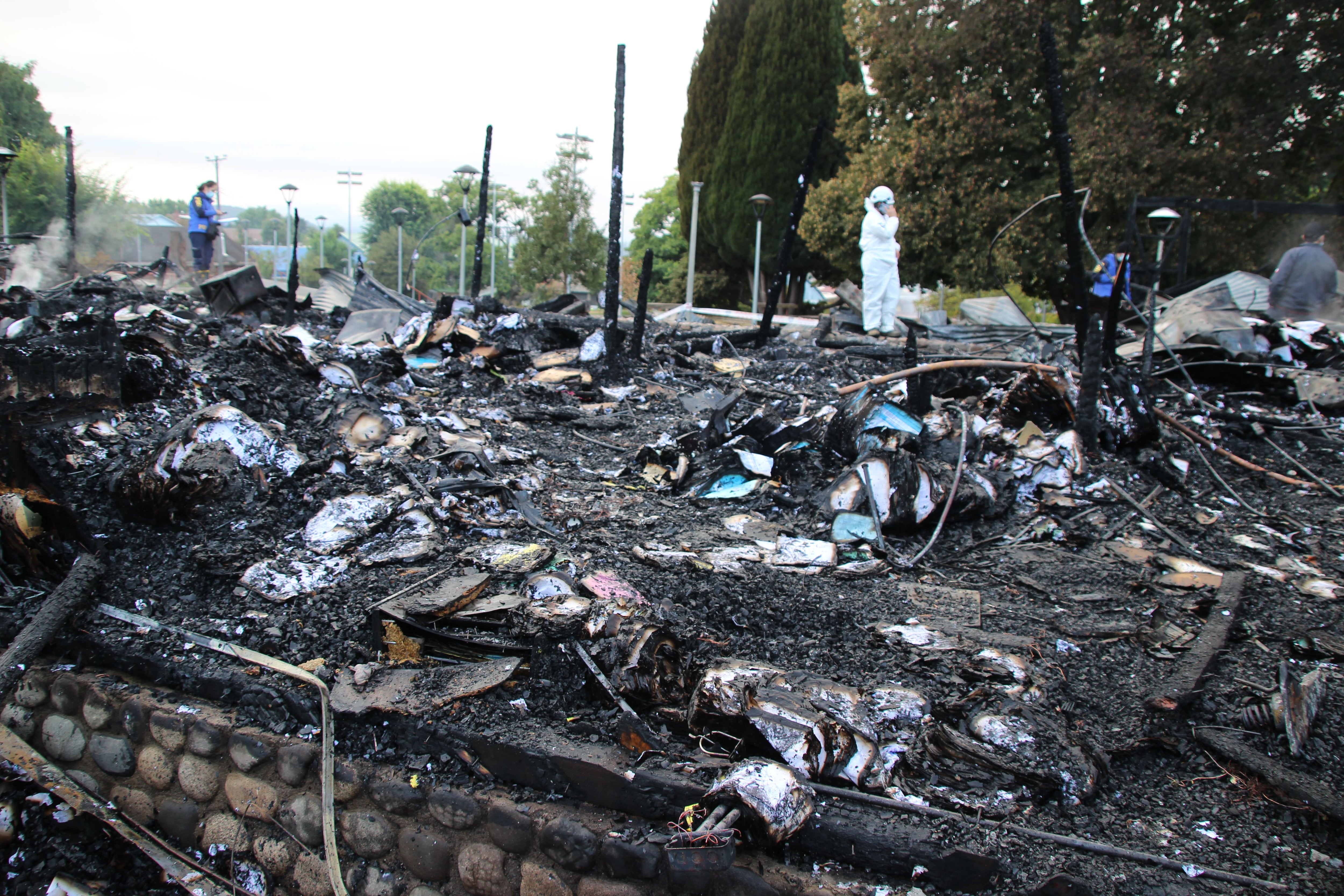 Intendente de Los Ríos tras incendio en Panguipulli: "Aquí la gente no puede tomar la justicia por sus manos"