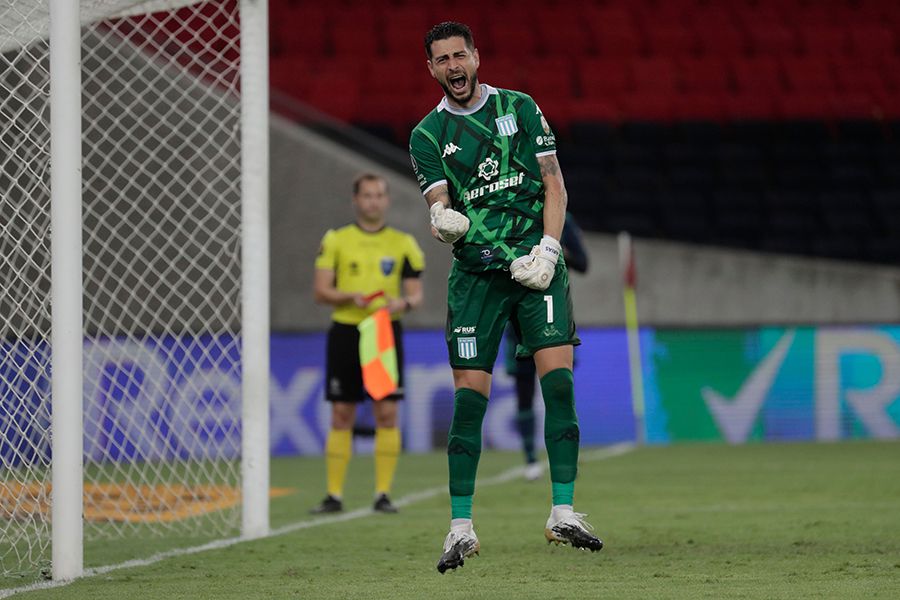 Roberto Rojas: "Arias tiene que ser uno de los tres arqueros de la selección"