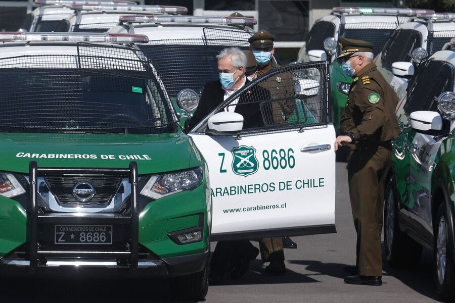 Para "modernizar" Carabineros: Piñera anunció la compra de más 600 vehículos