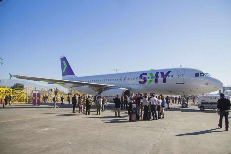 Aerolínea retoma ruta Santiago-Montevideo para la temporada de verano