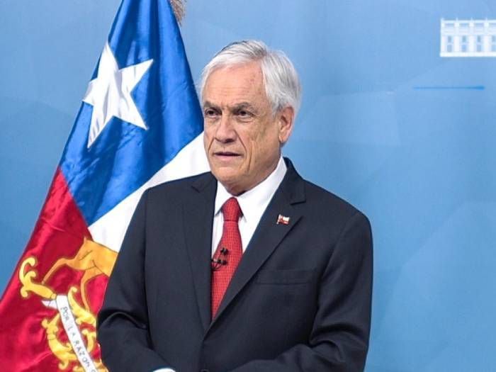 Piñera anuncia reclamación internacional sobre territorio submarino entre Rapa Nui y el continente