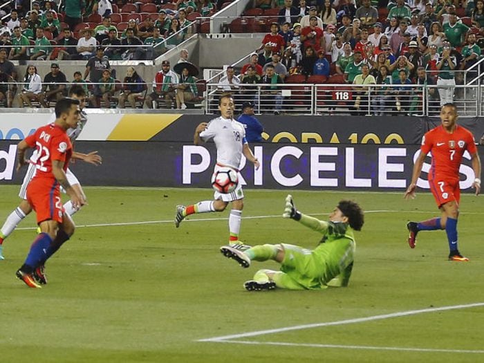 Mexicanos van ante la Roja con seis sobrevivientes del 7-0