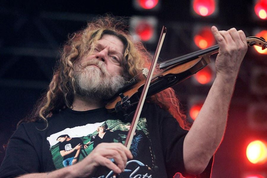 Polvo en el viento: murió Robby Steinhardt, el cantante y violinista de Kansas