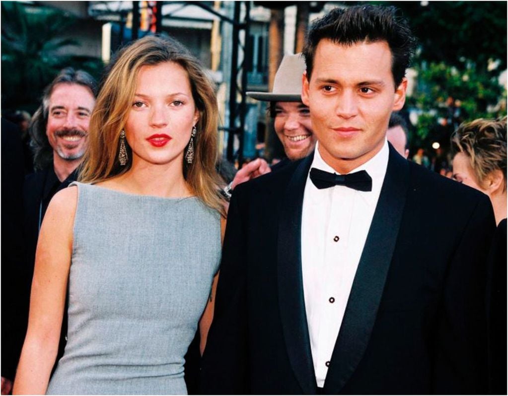  ohnny Depp y Kate Moss fueron una de las parejas más fotografiadas de los 90.