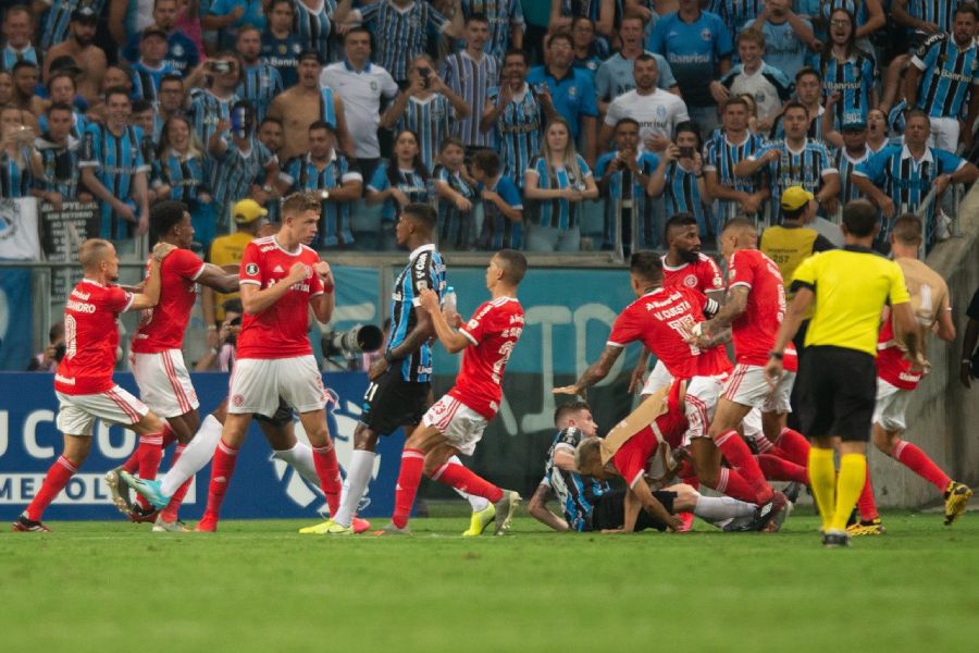 Batalla campal en duelo que cerró jornada de Copa Libertadores