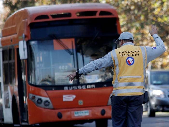 "Me reventó la boca": joven homosexual relató dura paliza de fiscalizador del Transantiago