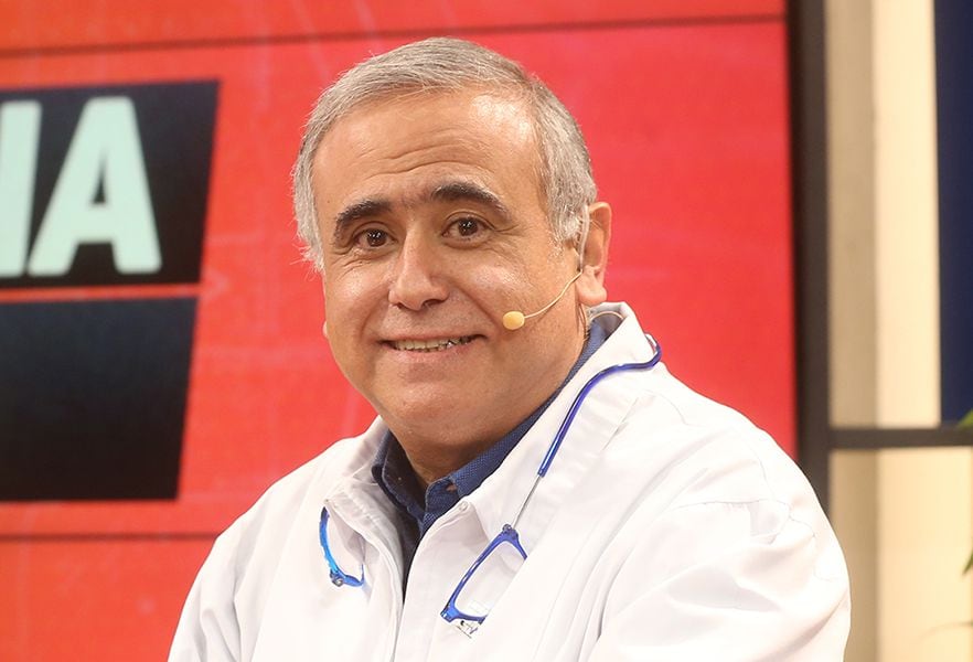 "Prefiere no salir en los medios": Dr. Ugarte presentó a su polola en televisión