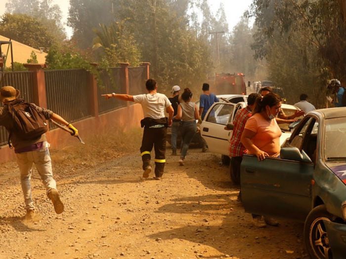 Entregan consejos para evitar y protegerse de los incendios forestales