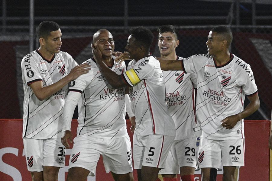 El delantero de los 100 kilos se robó la película en la Libertadores