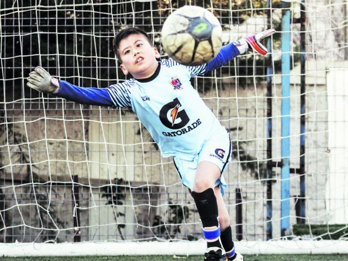 La historia del niño renquino que ataja a puro corazón