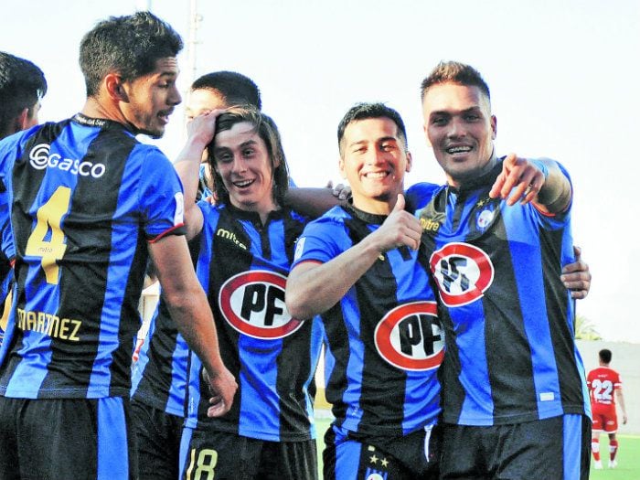 Huachipato hunde a La Calera y se mete en la Sudamericana