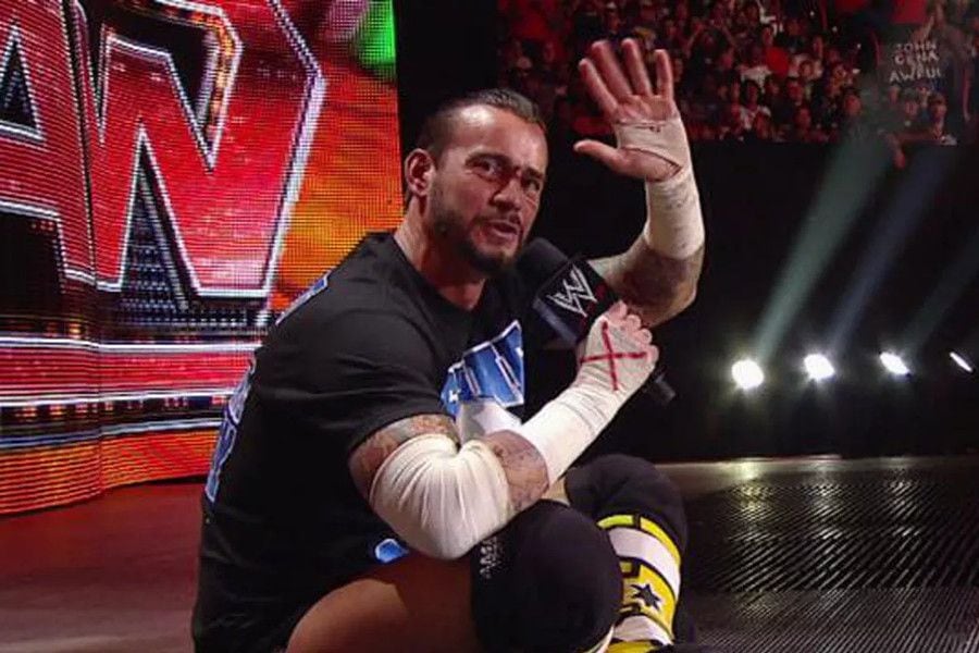 CM Punk disparó contra los “cobardes y lamebotas” de la WWE