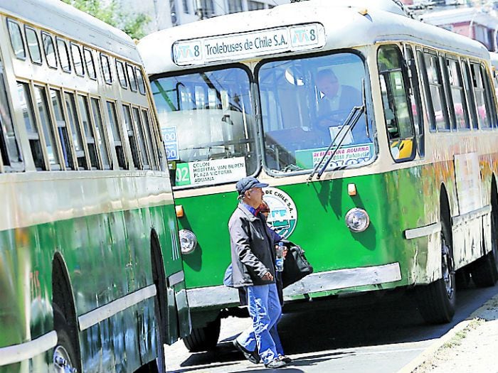 Cuenta regresiva a trolebuses provoca molestia en Valpo