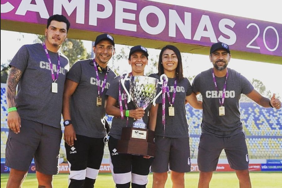 Marco Olea: "Las jugadoras se ríen mucho de mi  festejo con corbata"