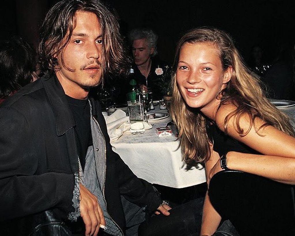 Johnny Depp y Kate Moss en un evento en los años 90. 